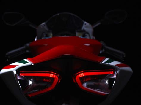 DUCATI 1199 Panigale (2011-2012) Specs, Performance & Photos ...