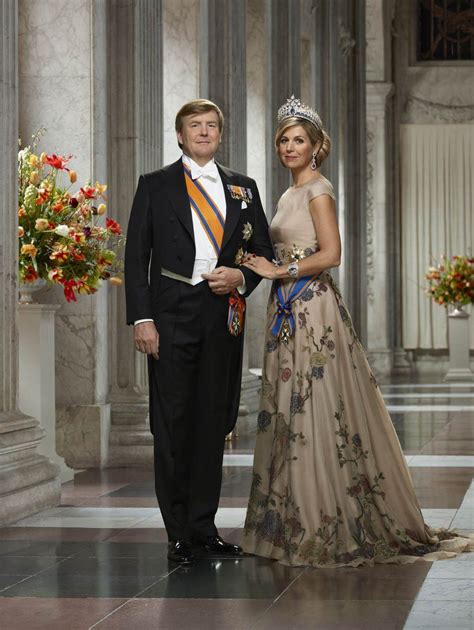 #Kingsday op Twitter (met afbeeldingen) | Koningin maxima, Koninklijke jurken, Koning