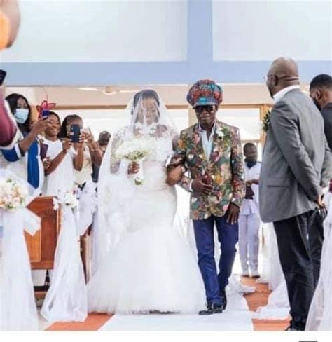 Music legend Kojo Antwi takes loyal fan to the altar – Dailymailgh