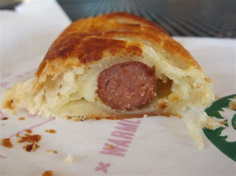 Review: Starbucks - Sausage Croissant Roll