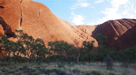 How Did Uluru Form? – The Kid Should See This