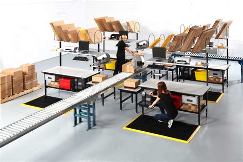 HEAVY-DUTY MODULAR WORKSTATIONS