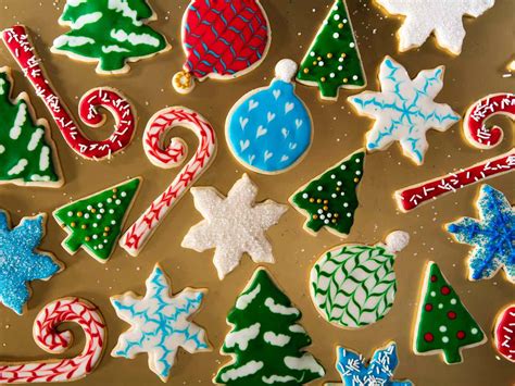 A Royal-Icing Tutorial: Decorate Christmas Cookies Like a Boss