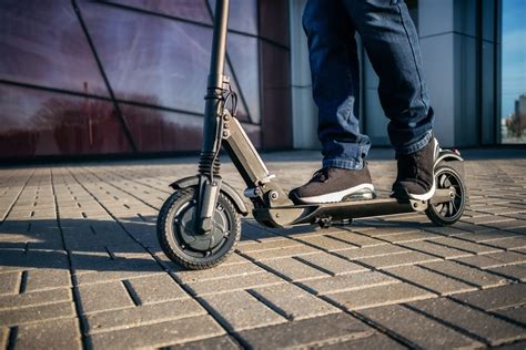 5 Must Have E Scooter Accessories - Cycle Savvy | The Cycleplan Blog