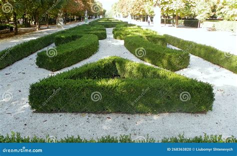 Spain, Madrid, El Retiro Park, Paseo De Las Estatuas (Alley of Statues ...