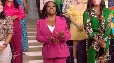 Sherri Shepherd suffers awkward flub & admits to being 'nervous' during live TV premiere of talk ...