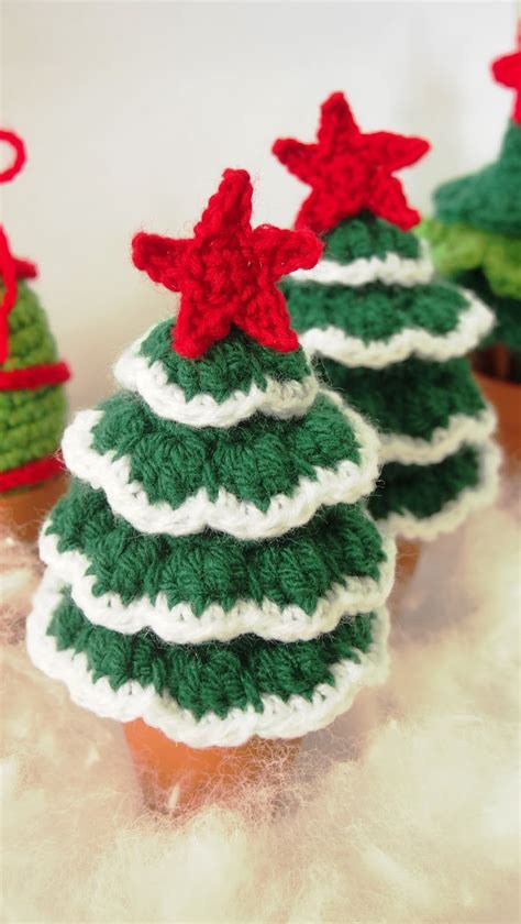 Sol de Noche {deco crochet}: Flocked Christmas Tree Free Pattern and Tutorial