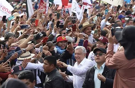 AMLO mobilizes thousands for Mexico City 'counter-march'