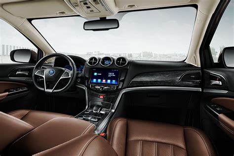 BYD Tang 2025 Interior & Exterior Images - Tang 2025 Pictures