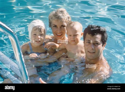 Jamie lee curtis family hi-res stock photography and images - Alamy