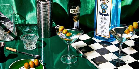 Best Classic Martini Recipe - How to Make the Perfect Martini Cocktail