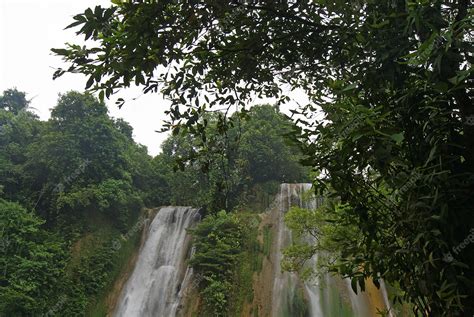 Premium Photo | Ujung genteng waterfall at sukabumi, indonesia