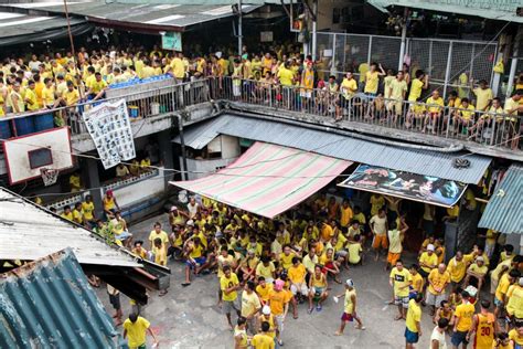 Welcome to one of the most ovecrowded jails in the Philippines | CNN