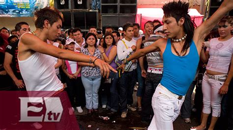 Los sonideros: cumbia y baile en las calles del DF/ Comunidad - YouTube