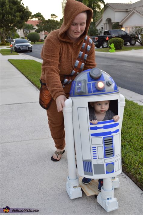 R2D2 Costume | Creative DIY Costumes - Photo 2/4