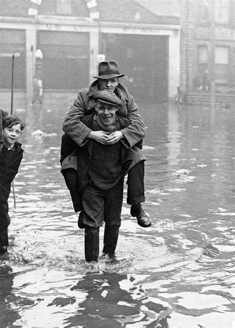 12 amazing pictures show flooding in Nottingham back in 1947 - Nottinghamshire Live