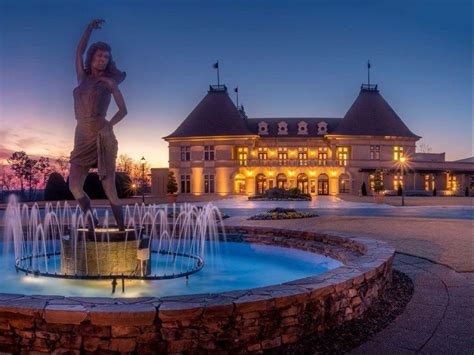 9 of the Most Romantic Resorts in Georgia - TripsToDiscover.com Romantic Honeymoon, Romantic ...