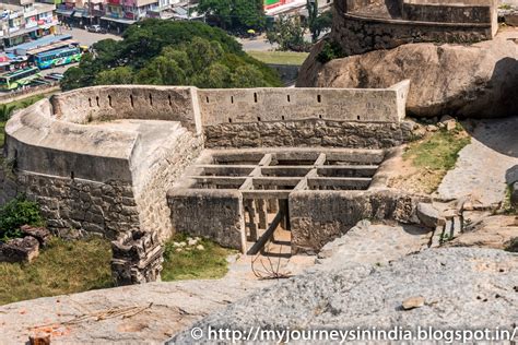 My Journeys In India: Madhugiri Fort or Madhugiri Betta