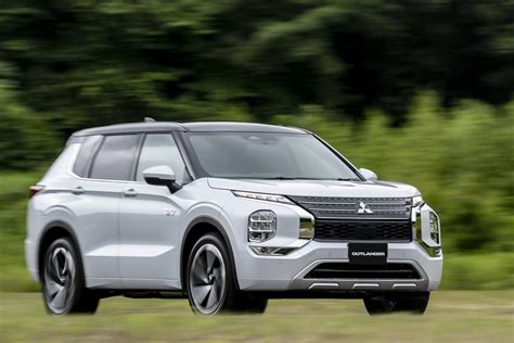 The 2023 Mitsubishi Outlander PHEV is a much-improved hybrid SUV - Ars ...