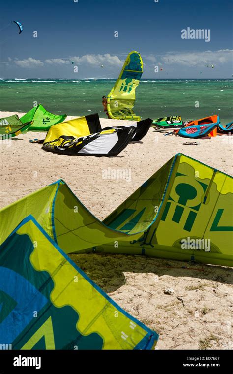 Mauritius le morne kite surfing hi-res stock photography and images - Alamy