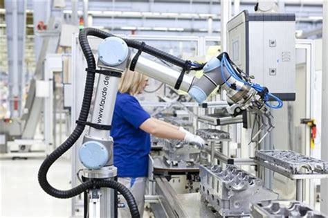 Robots in Manufacturing Applications | ManufacturingTomorrow