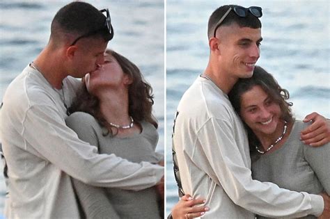 Loved-up Chelsea star Kai Havertz kisses girlfriend Sophia on beach ...