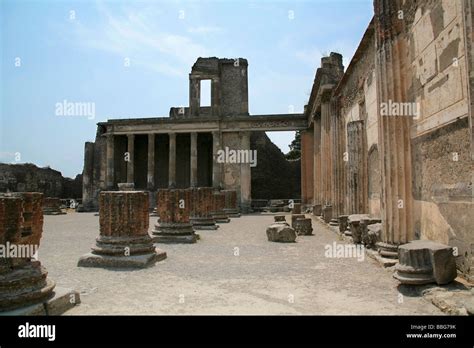 Pompeii, Italy; Historic Italian ruins, aftermath of volcanic eruption Stock Photo - Alamy