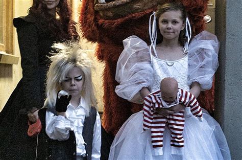 This "Labyrinth" Costume For The Whole Family Has Just Won Halloween buzzfeed.com Halloween ...