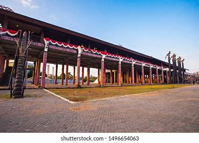 297 Traditional House Of The Dayak Tribe Of Kalimantan Stock Photos ...