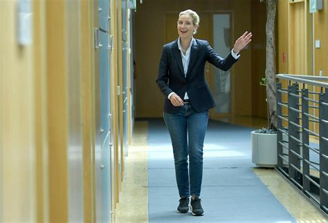 Alice Weidel blamiert sich in den sozialen Medien mit Wanderfoto aus der Schweiz