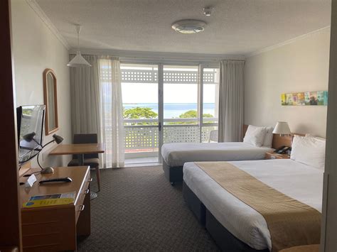 HOLIDAY INN CAIRNS HARBOURSIDE, AN IHG HOTEL (AU$168): 2023 Prices ...