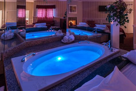 Inn of the Dove Romantic Suites with Jacuzzi & Fireplace Bensalem ...