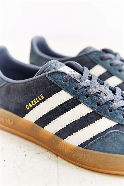 adidas Originals Gazelle Gum-Sole Indoor Sneaker in Grey (Gray) - Lyst