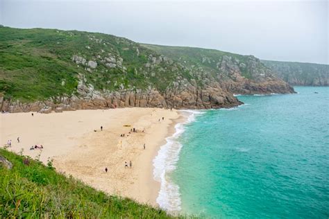 Cornwall's Finest Beaches: A Guide to Coastal Paradise | lastminute.com