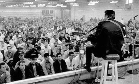 Johnny Cash, live at Folsom Prison (1968) : r/DavesOfHistory