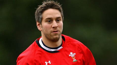 Wales' Ryan Jones to have scans on a shoulder injury | Rugby Union News ...