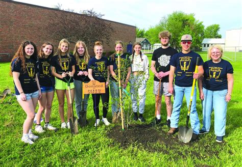 Bement High School NHS beautifies campus with planting of tree – The County Chronicle