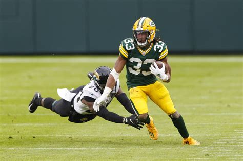 Packers news: Aaron Jones unlikely to return in 2021?