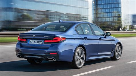 BMW introduces 320e and 520e plug-in hybrid models with 204 hp - AutoBuzz.my