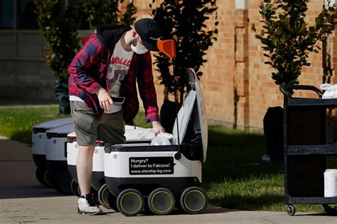 Robot food delivery is becoming a staple for some colleges and U.S. towns | Fortune