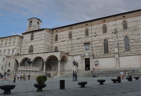 The Cathedral of San Lorenzo in Perugia - Italian Notes