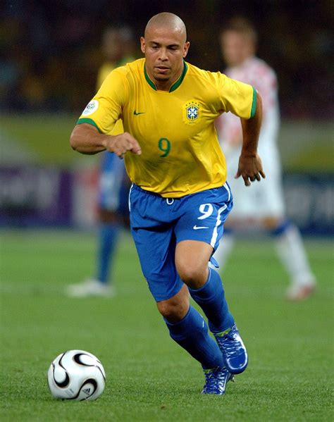 Ronaldo Nazário: The Phenomenon of Football