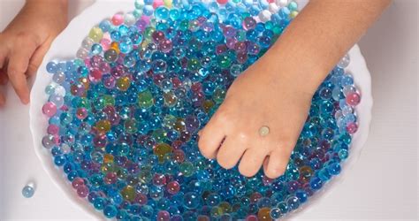 The Ultimate Parents Guide To Water Beads For Sensory Play - Someone's Mum