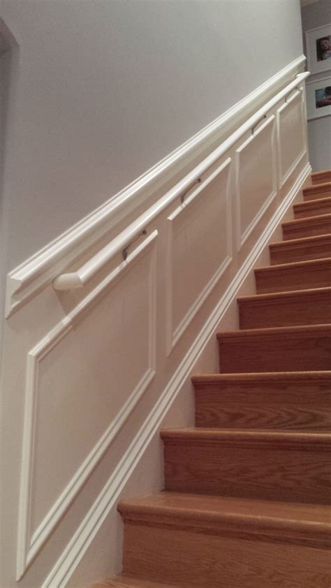 Trim Overlay Wainscoting | Ốp chân tường, Tu sửa, Cầu thang