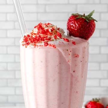 Strawberry Protein Shake (4 Simple Ingredients) - proteincakery.com