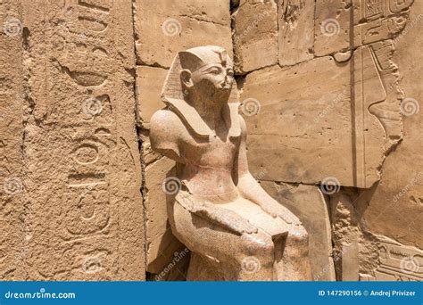 Seated Statue of Pharaoh Thutmose III Stock Photo - Image of hieroglyph, carving: 147290156