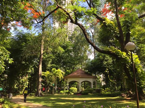 Makati Parks: Finding Refuge in the midst of the Corporate Jungle | Ivan + Khris' Travels - a ...