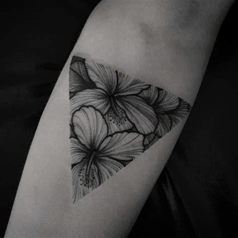 100 Stunning Hibiscus Tattoos - Tattoo Inspiration & Their Meanings