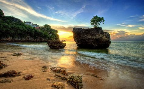 Pantai Padang Padang Bali yang Ngetop Gara-gara Film - Indonesia Itu Indah