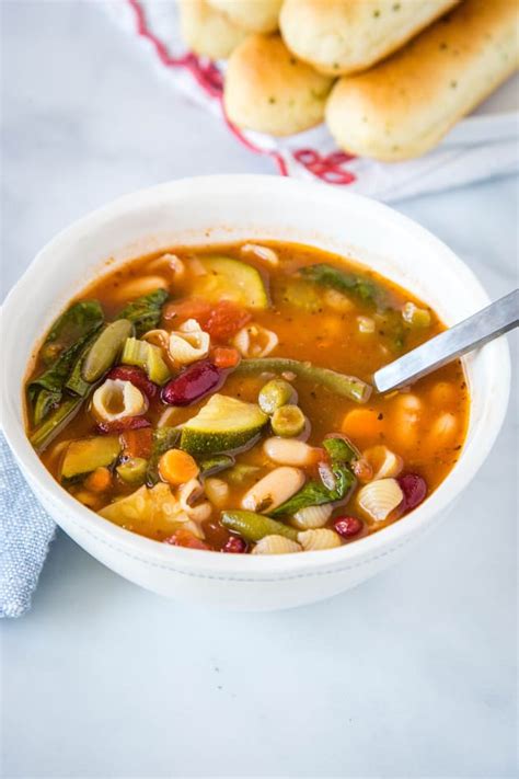 Olive Garden Minestrone Soup Recipe - Food Fanatic